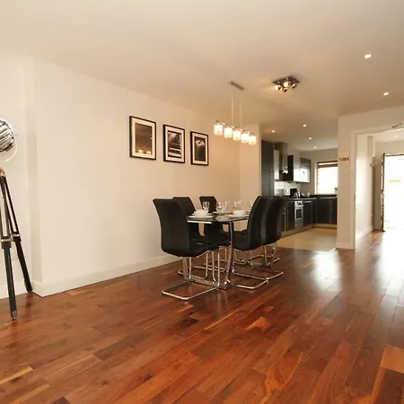 Incredible Duplex Perfect Location Apartment